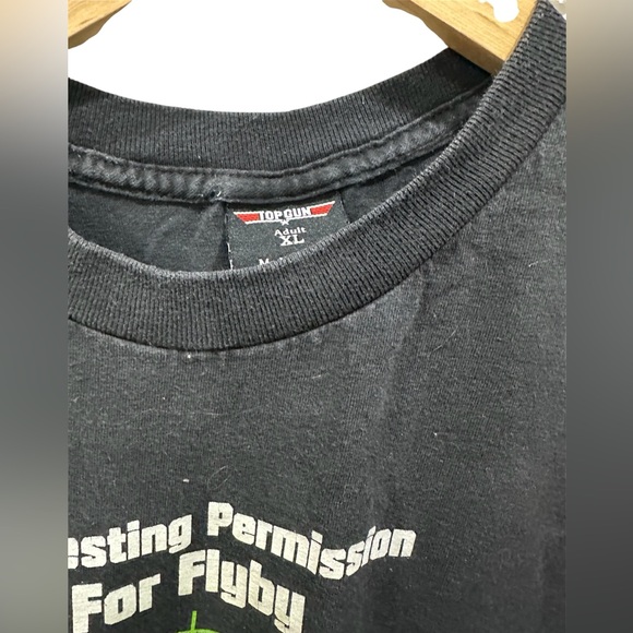 Vtg Black Top Gun T-Shirt with Green Radar Graphic - Picture 2 of 5